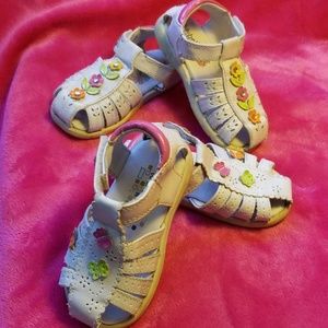 2 Pairs of Girl's Sandals (sz 5/6)